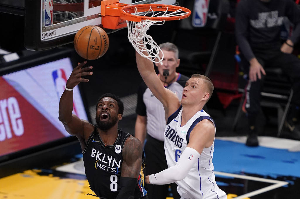 ayx-Rookie连续十二场比赛得分超过领先优势明显，独行侠不断突破！全场沸腾不已的简单介绍