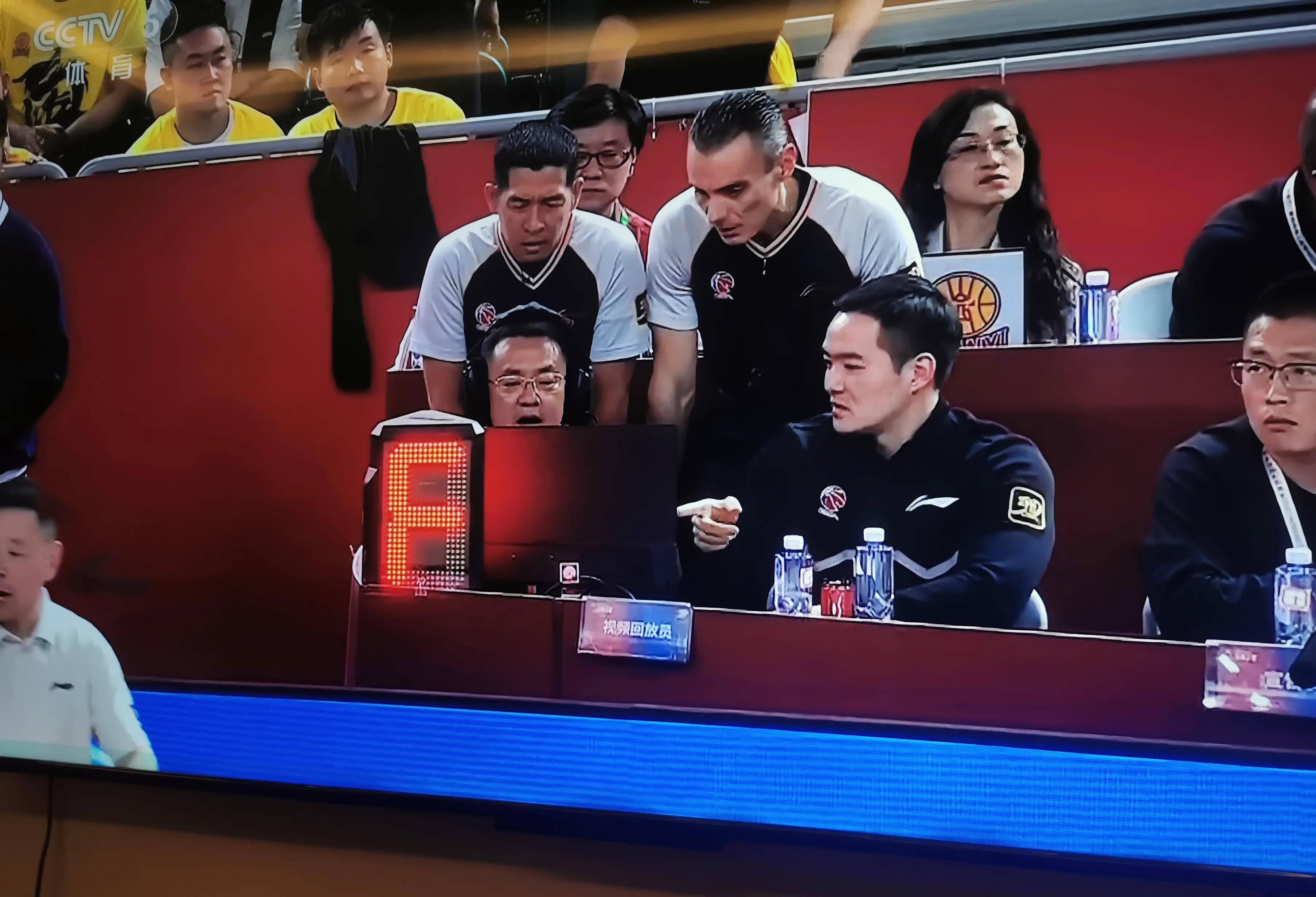 爱游戏体育-包含全明星赛冲刺阶段再迎强敌，北京首钢迎来里程碑，主帅态度——气氛紧张，临场指挥获称赞的词条