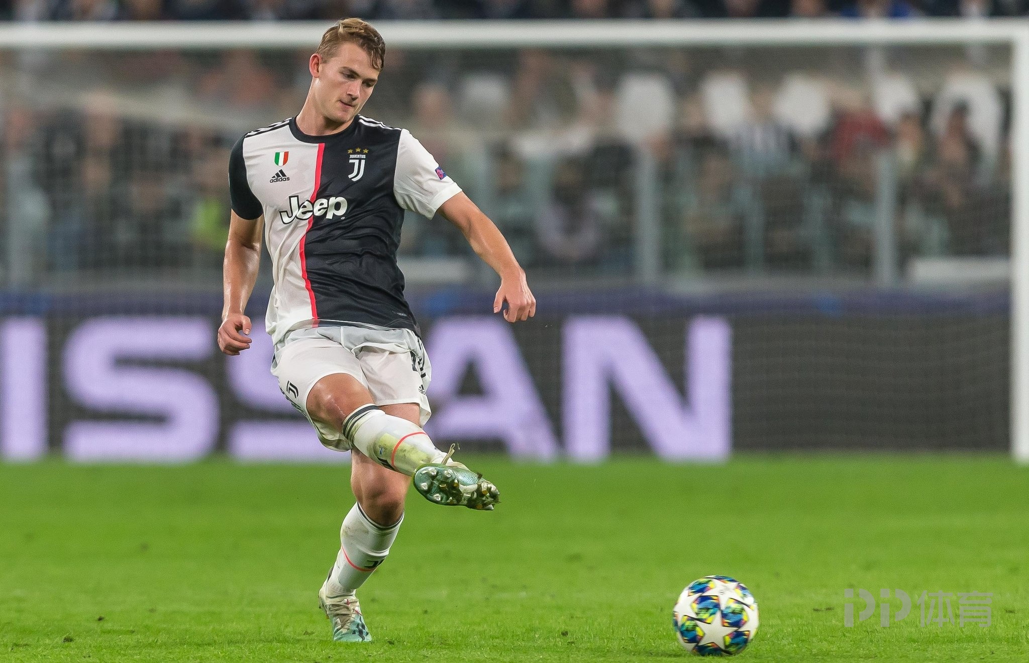 爱游戏体育-今晨欧篮联传出新动向；尤文图斯防线松动；管理层表态——压力陡增；年轻球员得到机会的简单介绍